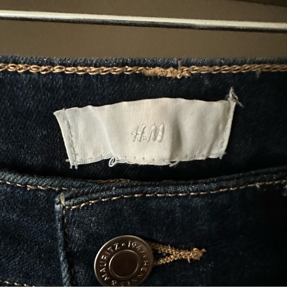NWOT Slim Fit, Mid-Rise Jeans - Picture 2 of 3